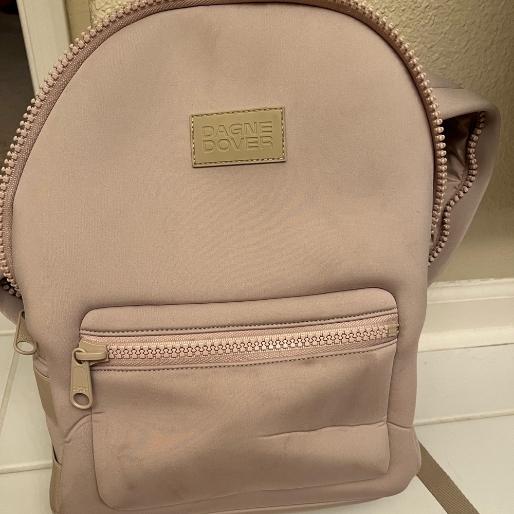 Dagne Dover medium